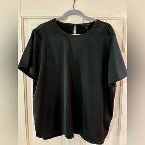 Banana Republic black satin crewneck blouse. Size xl. NWT.